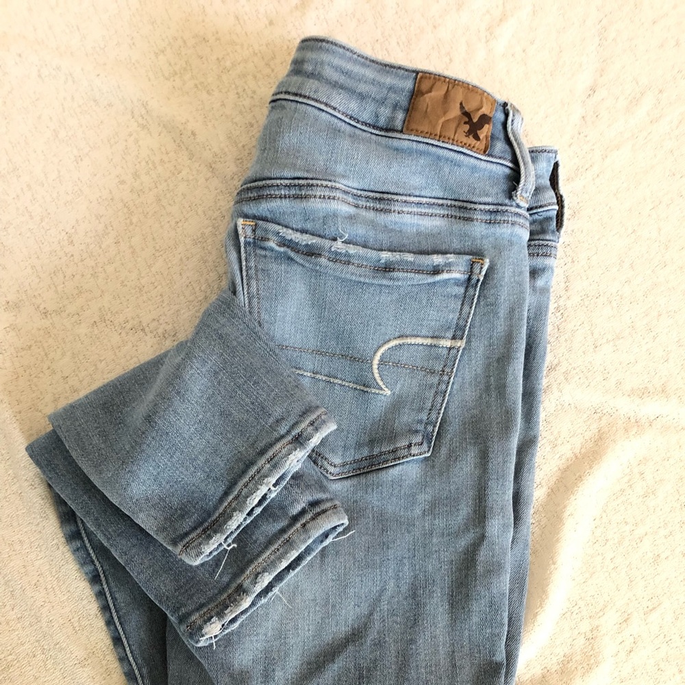 American Eagle Skinny Jeans size 6 Light Wash